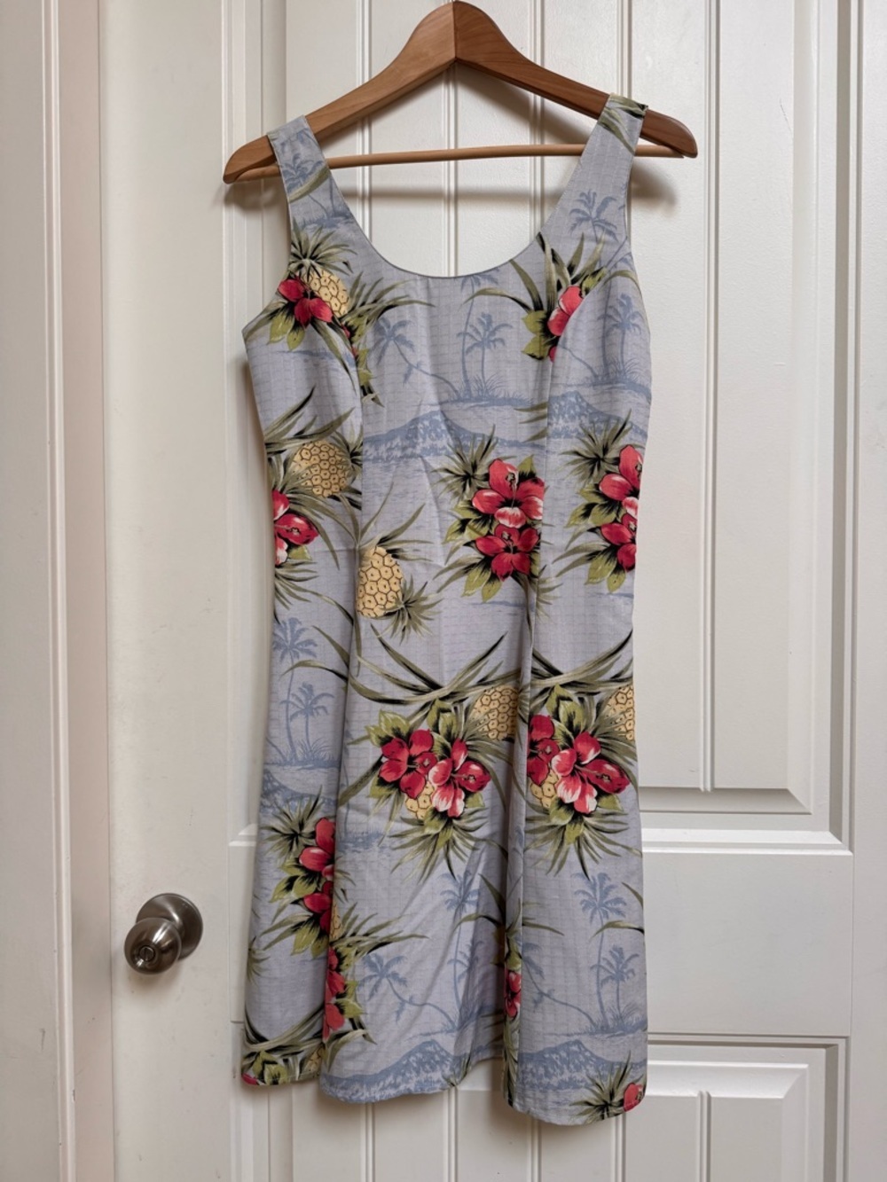 Tommy Bahama Light Blue Silk Hawaiian Print Sun Dress. Size 2